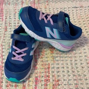 Toddler Girls Blue New Balance Size 8.5